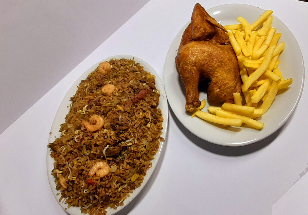 Arroz chino con medio pollo
